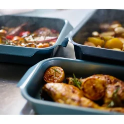 Joseph Joseph  Nest™ Oven Non-Stick Large Roasting Tray - Blue