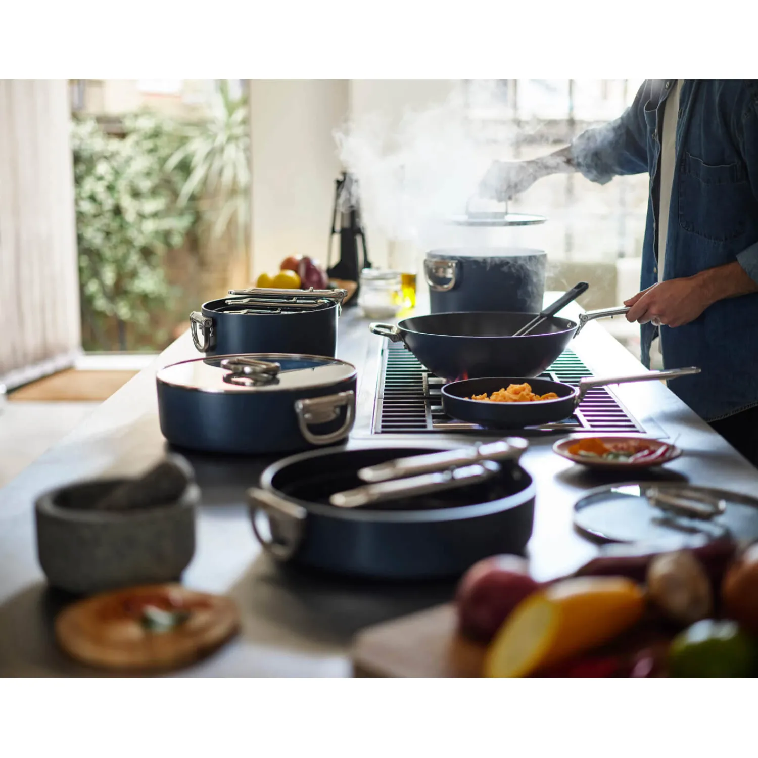 Joseph Joseph Space 24cm Non-Stick Folding Handle Frying Pan - Midnight Blue