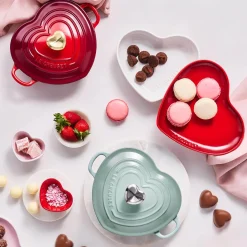 Le Creuset Cast Iron 20cm Heart Shape Dish with Lid - Shell Pink