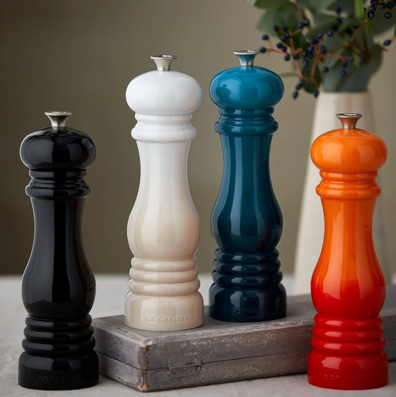 Le Creuset Classic Pepper Mill - Black