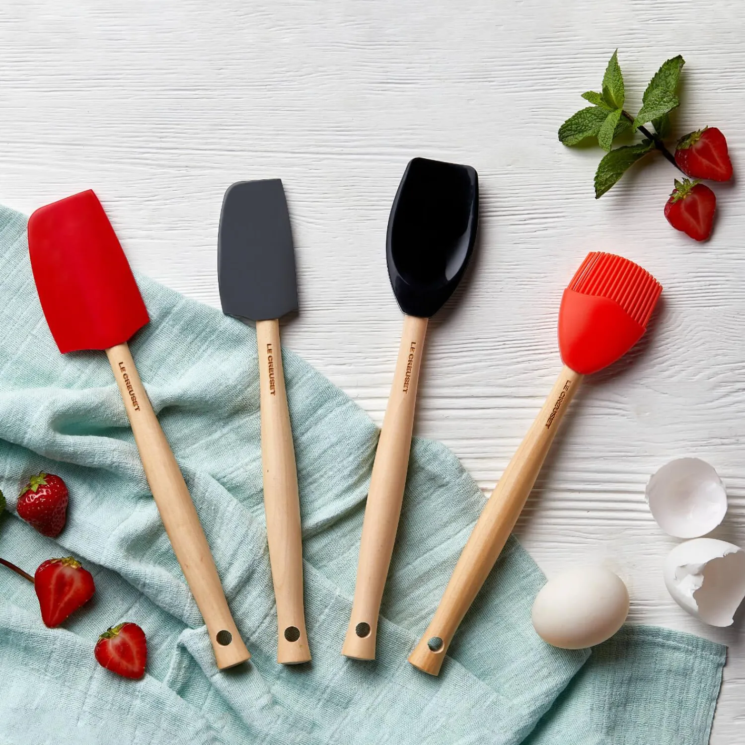 Le Creuset Craft Medium Silicone Spatula - Cerise