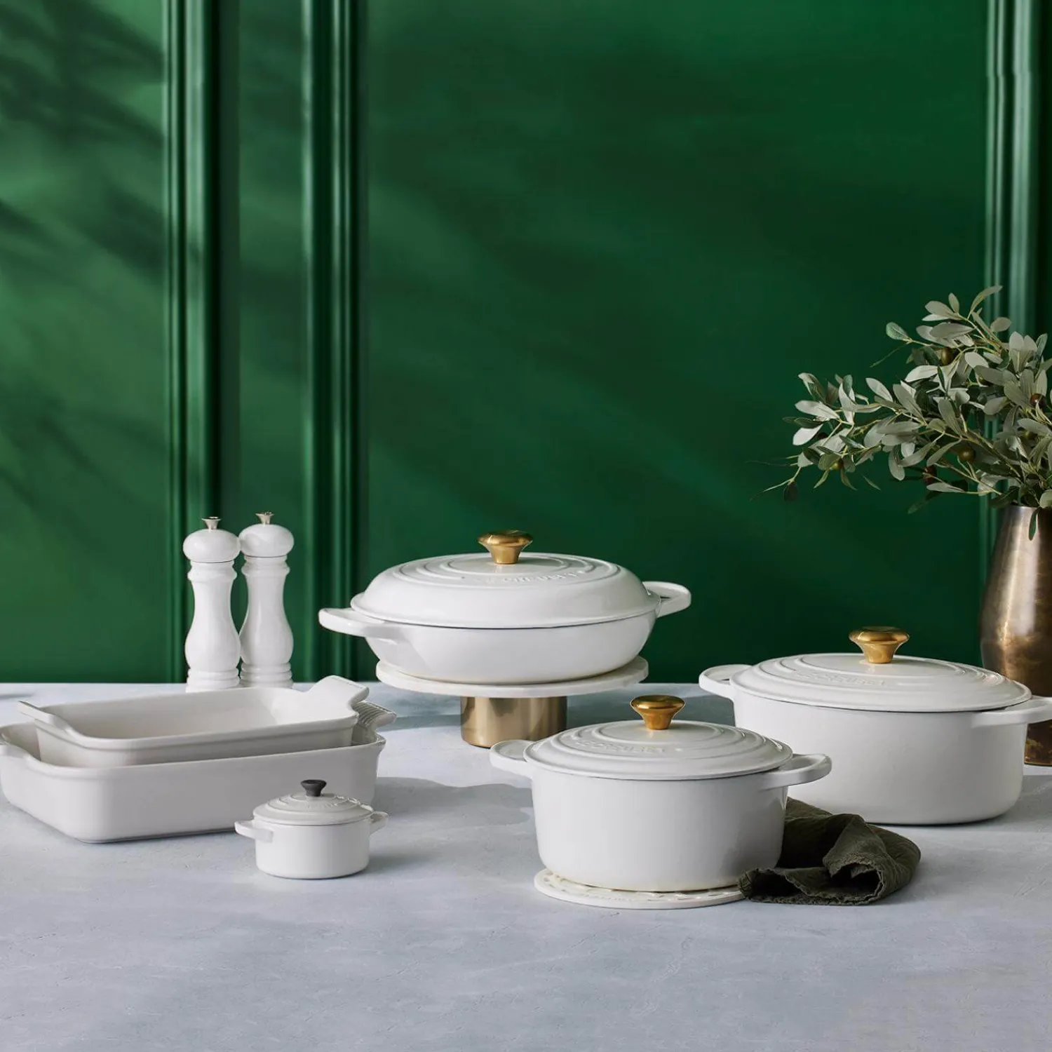 Le Creuset Signature Cast Iron 29cm Oval Casserole - White