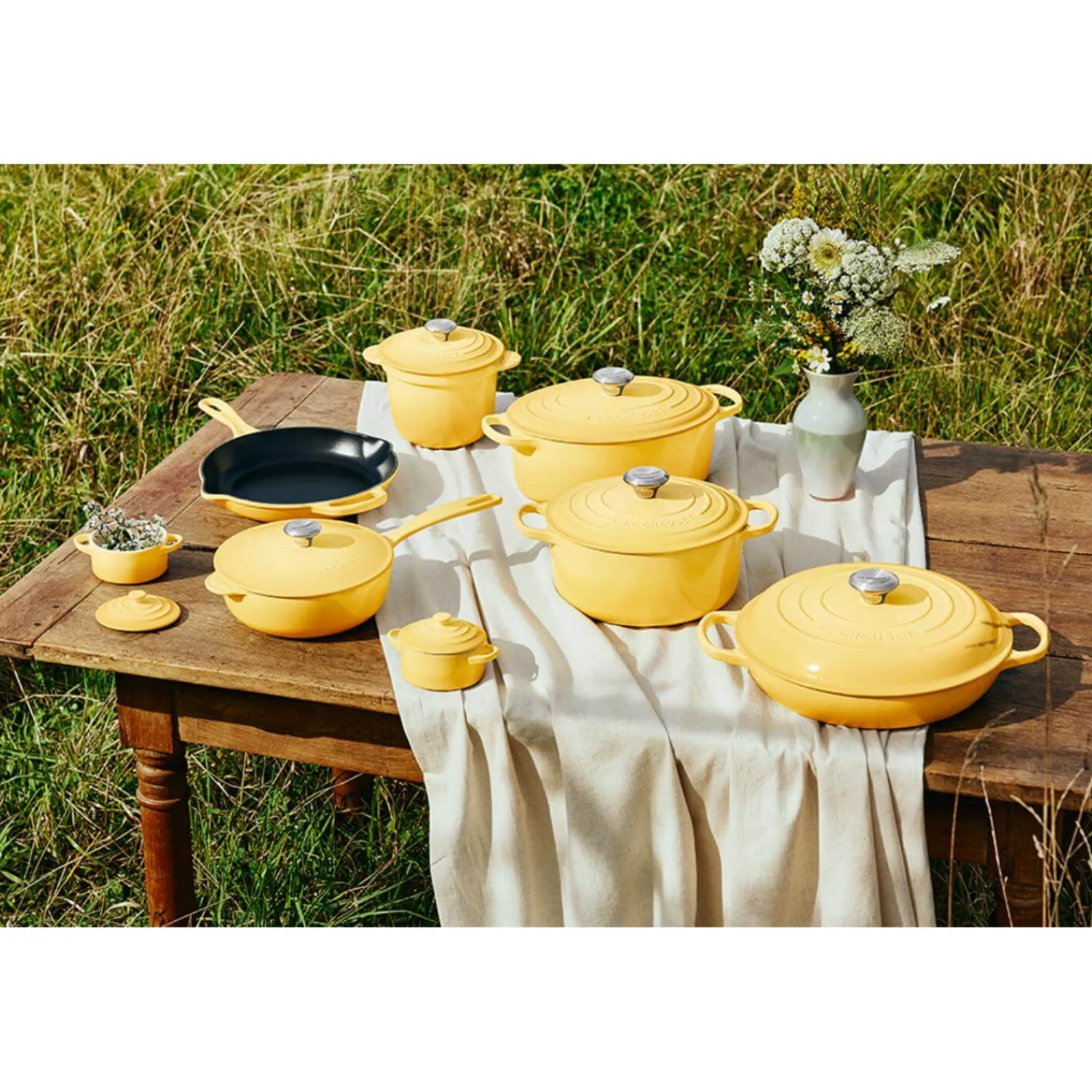 Le Creuset Signature Cast Iron 29cm Oval Casserole - Camomille