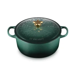 Le Creuset Signature Cast Iron 24cm Christmas Noel Casserole - Artichaut