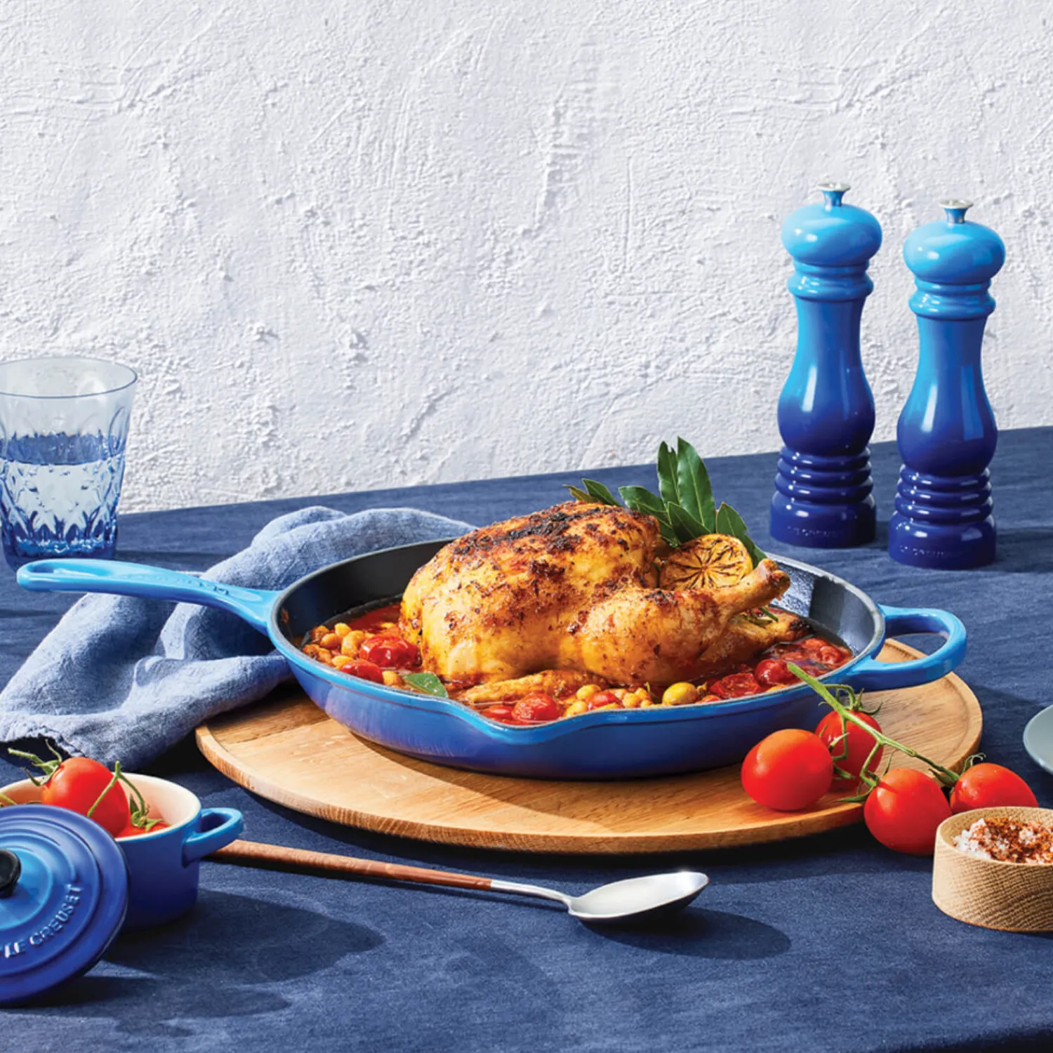 Le Creuset Signature Cast Iron 23cm Round Skillet - Azure