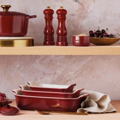 Le Creuset Stoneware Heritage 26cm Rectangular Deep Dish - Garnet
