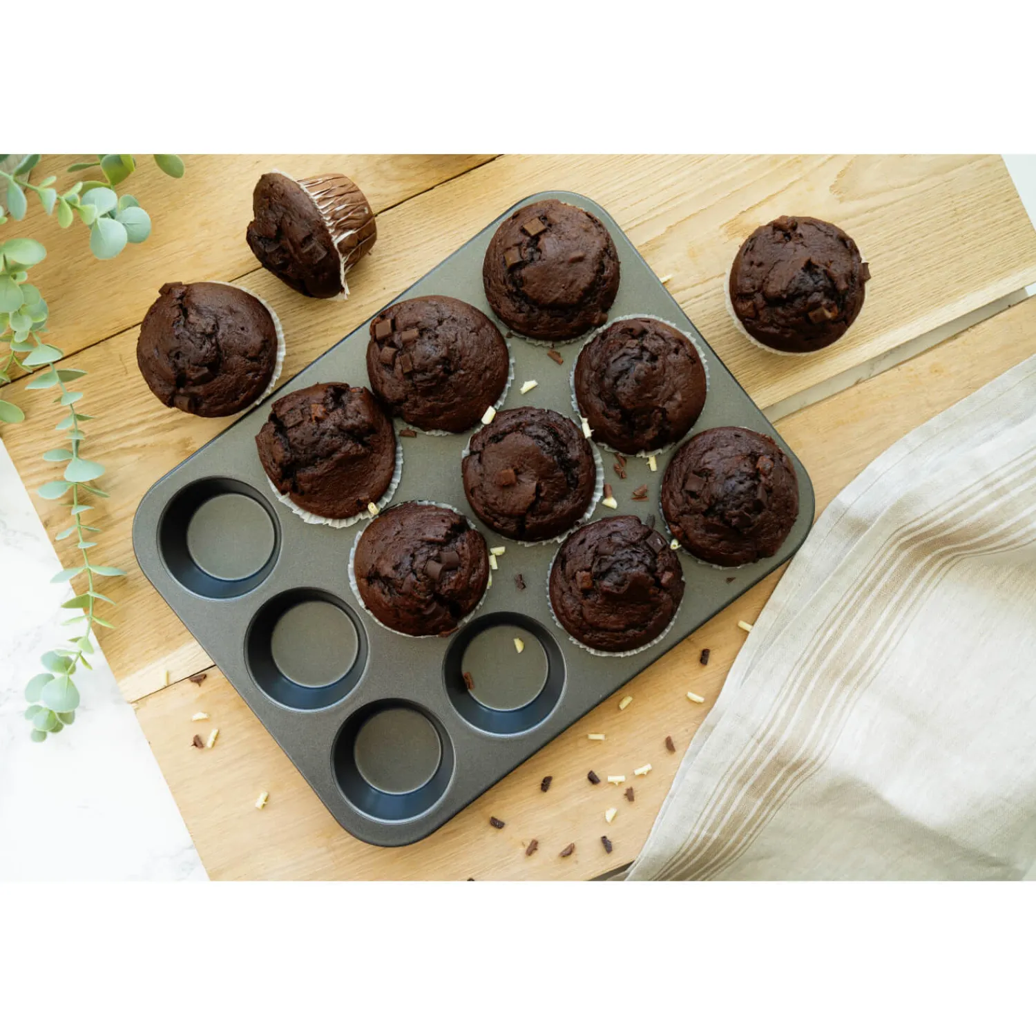 Luxe Kitchen Luxe Bakeware Non-Stick Bun Pan - 12 Cup