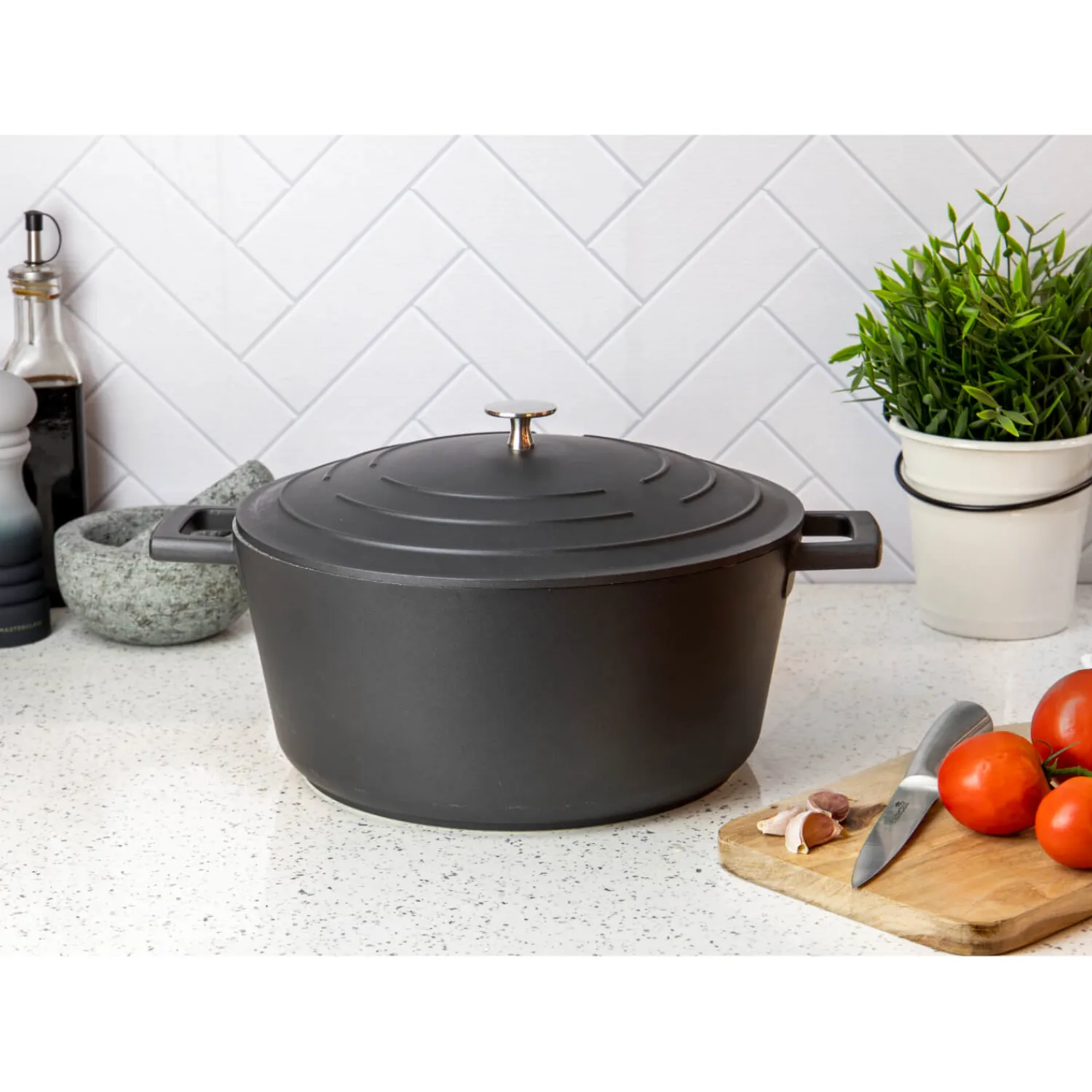 MasterClass Cast Aluminium 28cm Lightweight Round Casserole Dish - Black