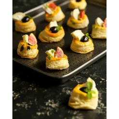 MasterClass Crusty Bake Non-Stick Baking Tray - 24cm