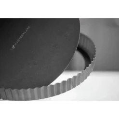 MasterClass Loose Base Fluted Flan Tin - 18cm