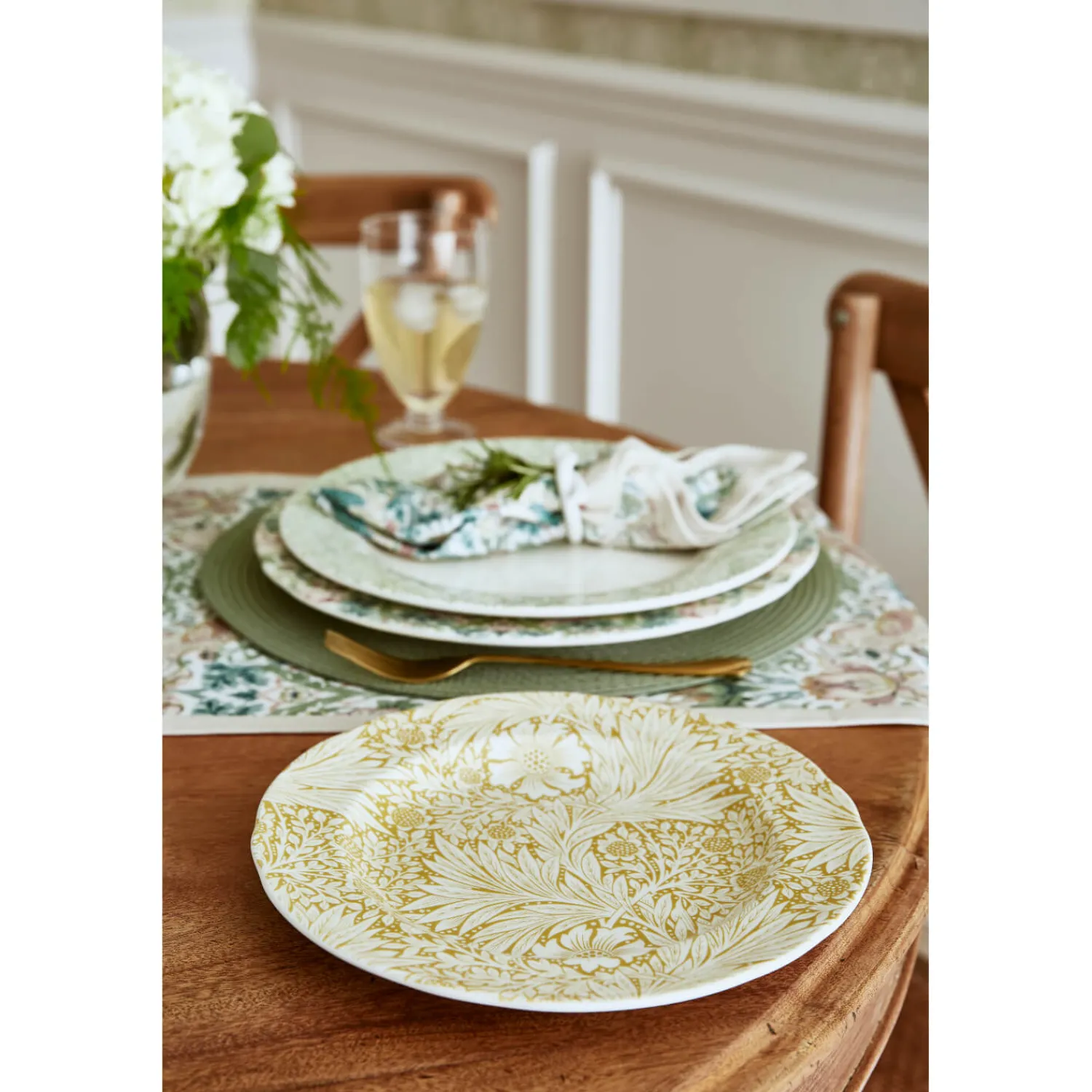 Morris u0026 Co Morris & Co 23cm Earthenware Plate - Assorted