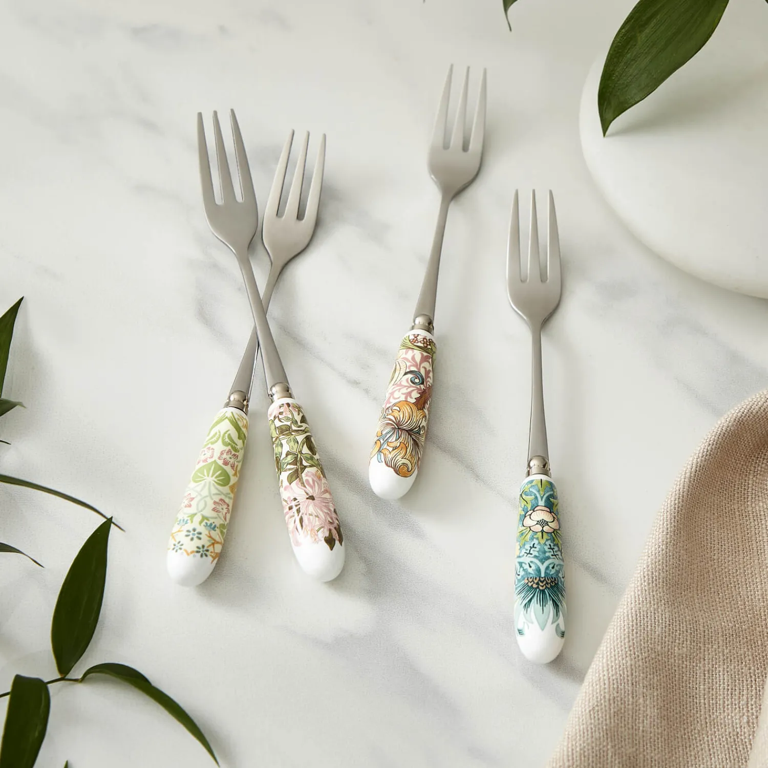 Morris u0026 Co Morris & Co Set Of Four Pastry Forks With Porcelain Handle