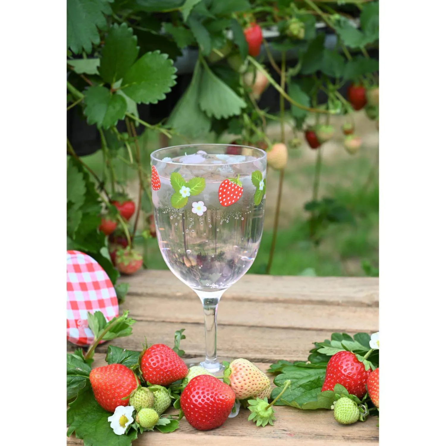 NAVIGATE Strawberries & Cream Reusable Decorated Wine Glass