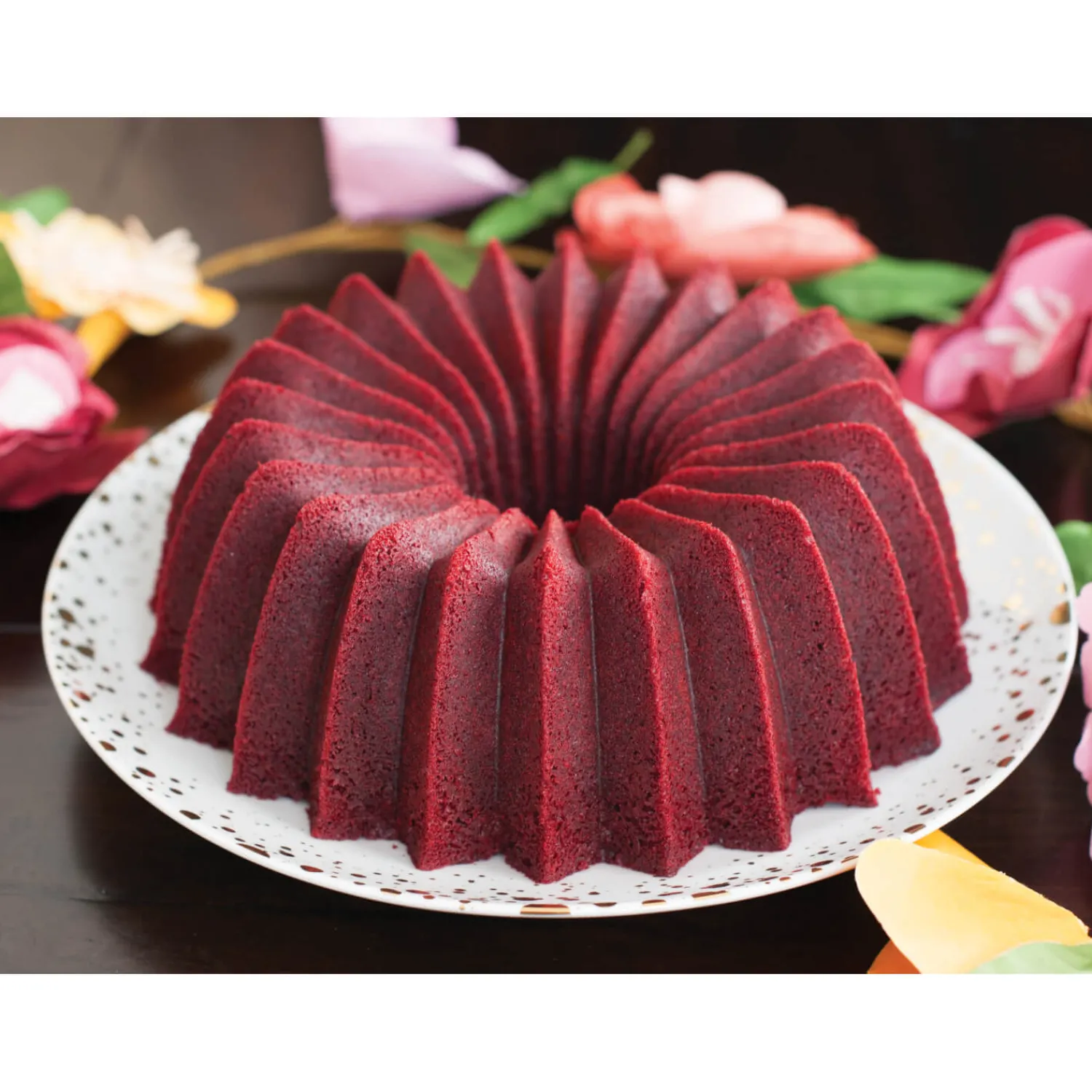 Nordic Ware Brilliance 10-Cup Bundt Pan - Gold