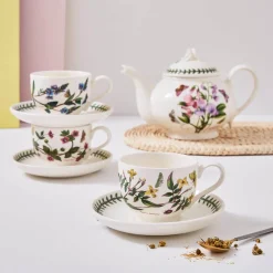 Botanic Garden Portmeirion Romantic Shape 2-Pint Teapot
