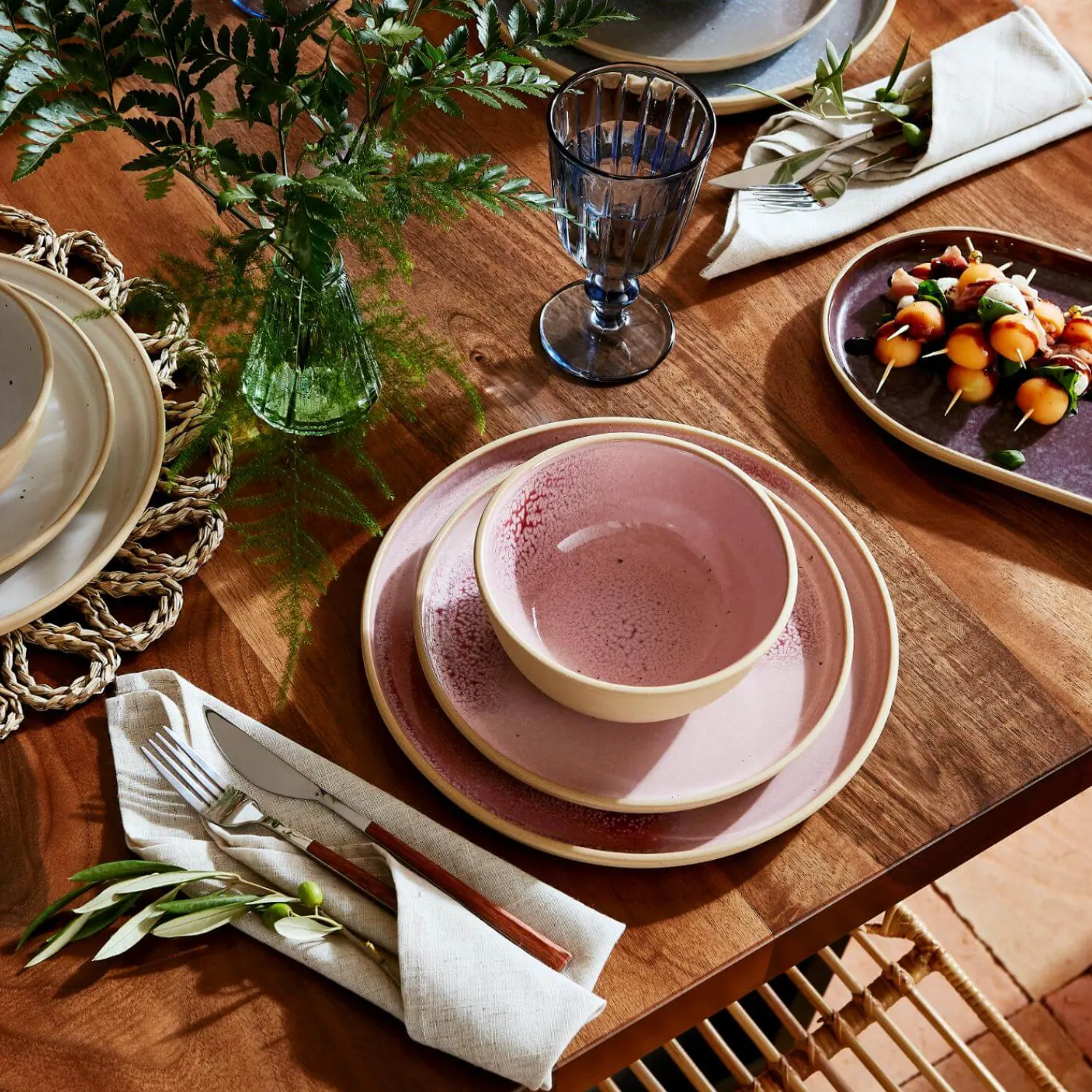 PORTMEIRION Minerals Stoneware 26.6cm Dinner Plate - Rose Quartz