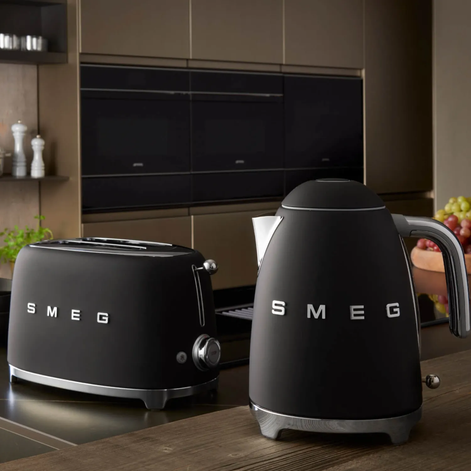 Smeg Jug Kettle & 2 Slice Toaster Set - Matte Black