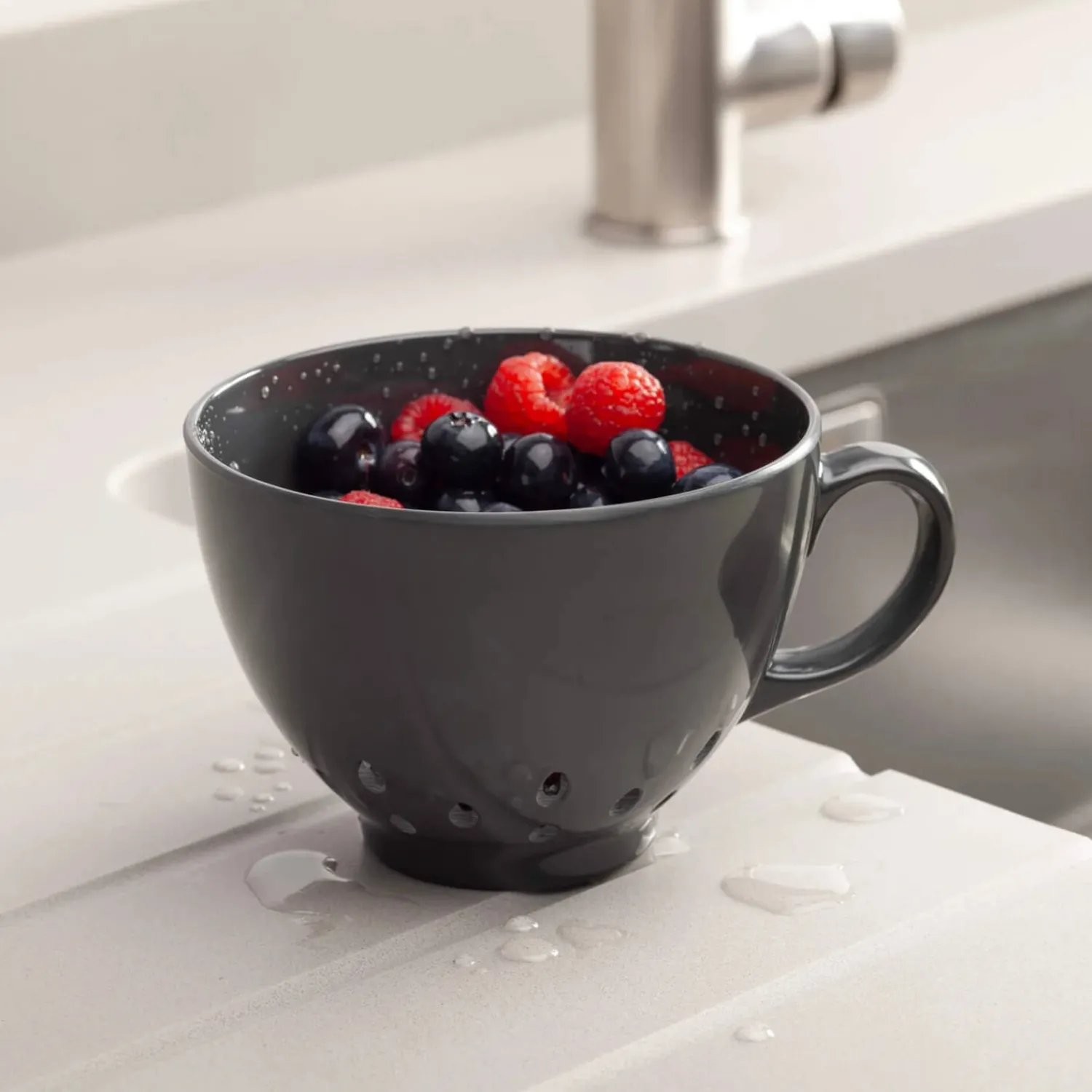 Zeal Berry 10cm Melamine Colander with Handle - Dark Grey